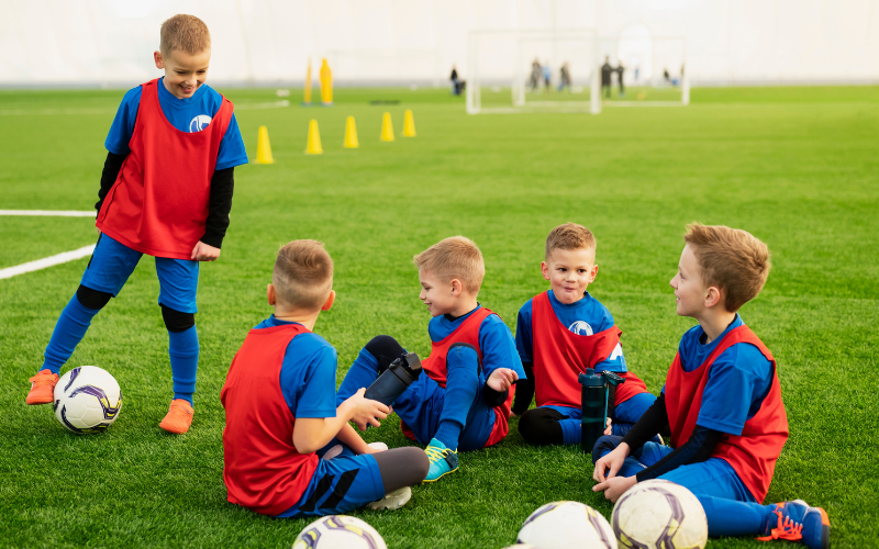 7.Calcio - Sport di tutti - Bambini di varie nazionalità che giocano- Asd Sporting Arechi